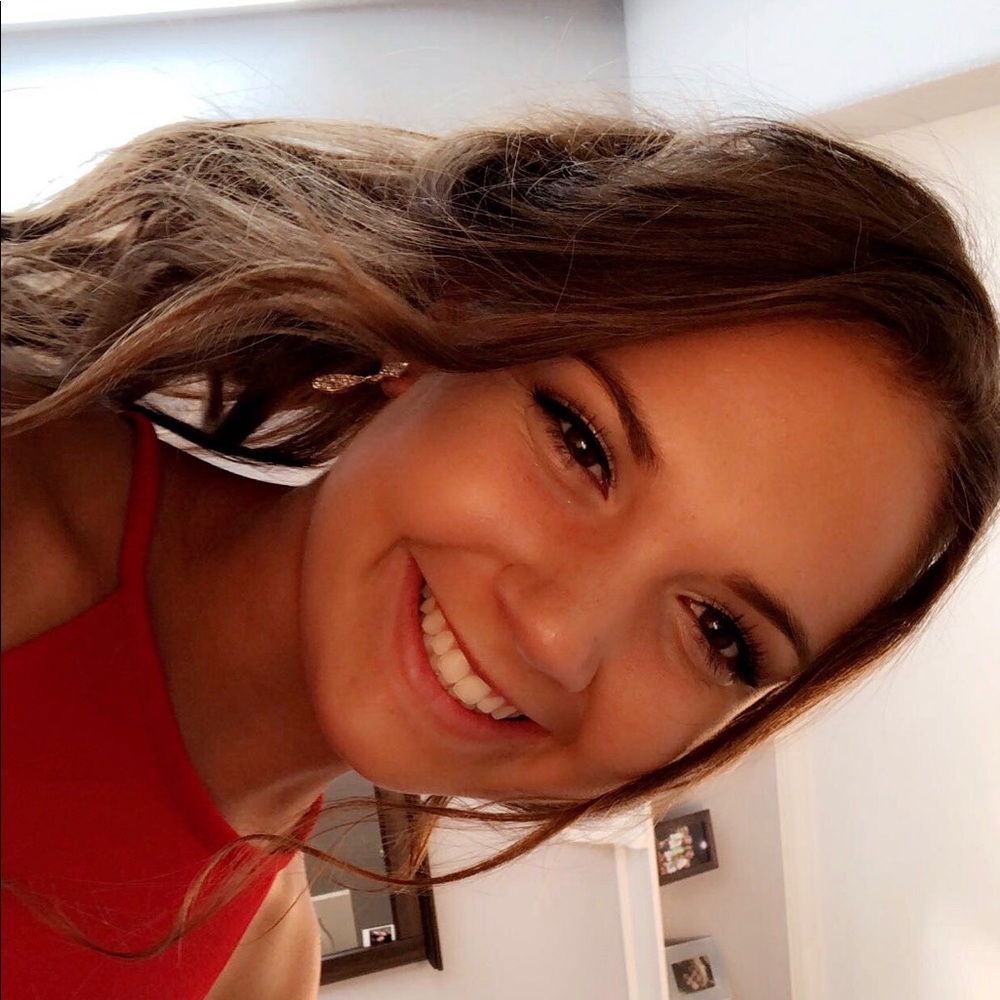 Meet your Posher, Alyssa